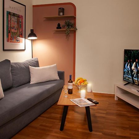 Aris123 By Smart Cozy Suites - Apartments In The Heart Of Athens - 5 Minutes From Metro - Available 24Hr 외부 사진