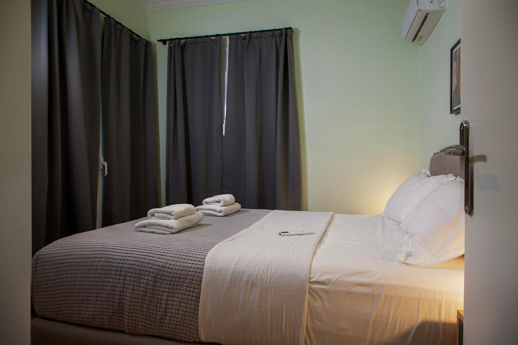 Aris123 By Smart Cozy Suites - Apartments In The Heart Of Athens - 5 Minutes From Metro - Available 24Hr 외부 사진